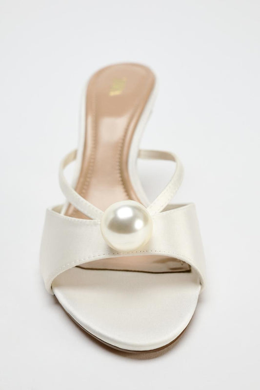 HEELED SANDALS WITH FAUX PEARL DETAIL