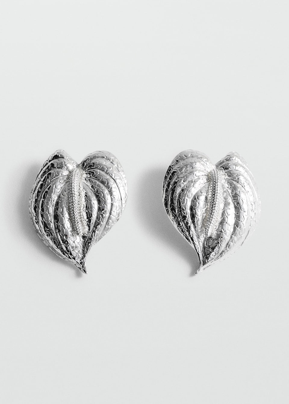 Maxi leaf earrings